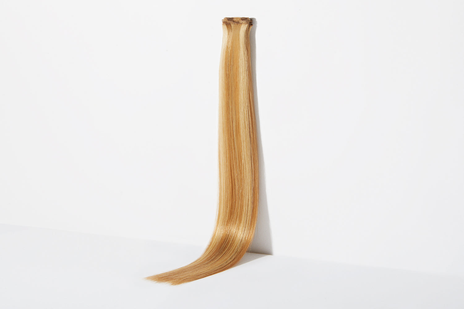 The Cut Point Weft in Silky Straight 18